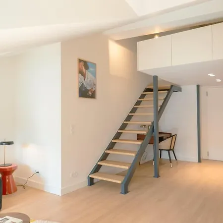 After B00Klng Must Scаn Qr-C0Dе --Chic 2Br Duplex Lisbon