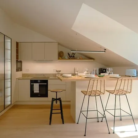 After B00Klng Must Scаn Qr-C0Dе --Chic 2Br Duplex *
