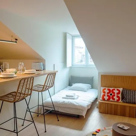 After B00Klng Must Scаn Qr-C0Dе --Chic 2Br Duplex * Lisboa